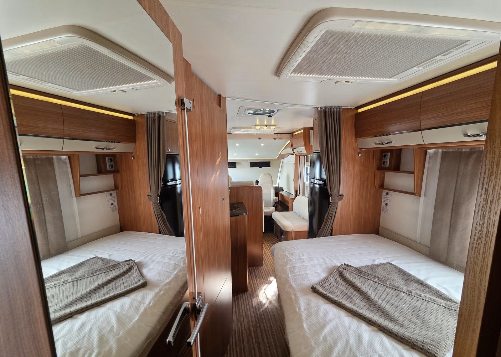 Adria Sonic I 700 ST – Camping-car intégral – Image 23