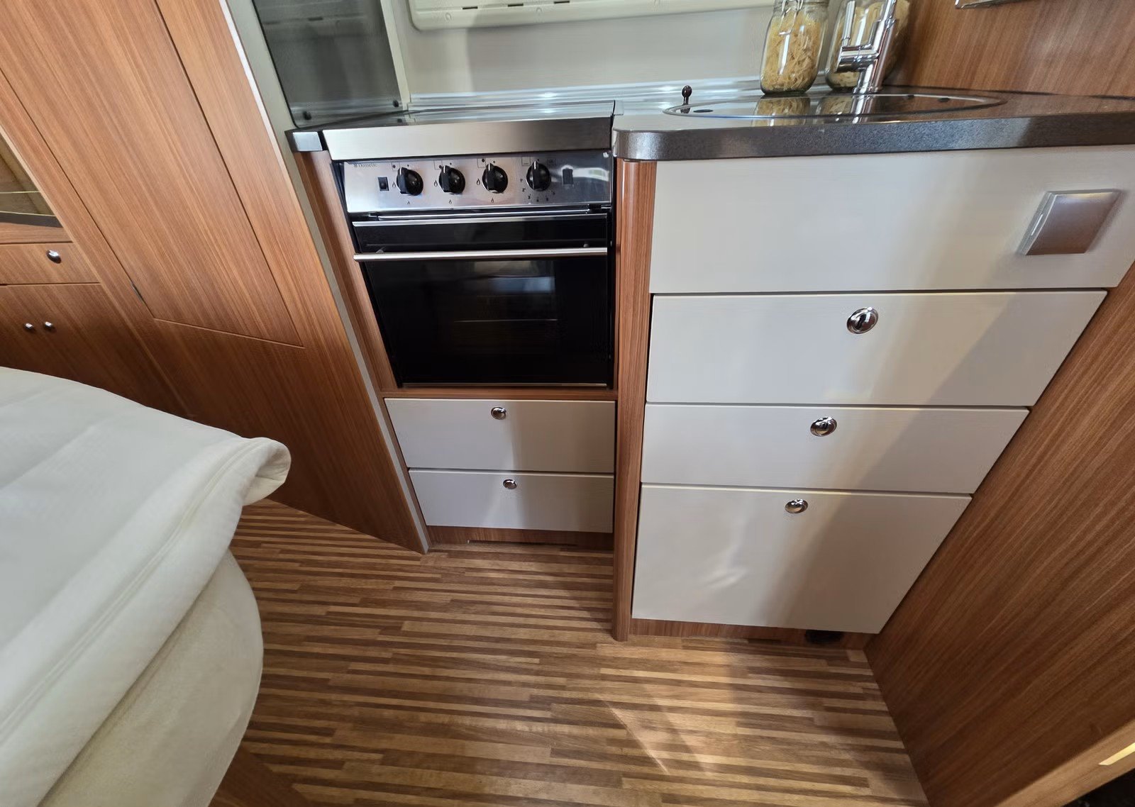 Adria Sonic I 700 ST – Camping-car intégral – Image 4