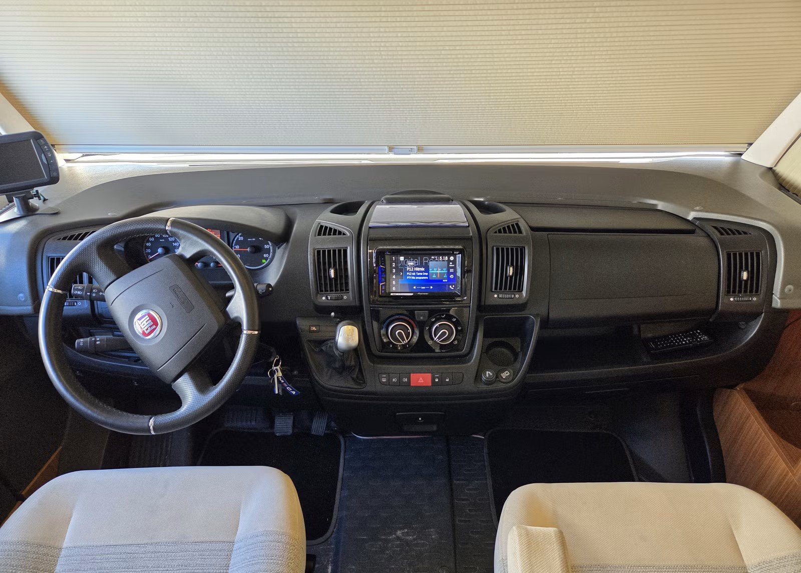 Adria Sonic I 700 ST – Camping-car intégral – Image 16