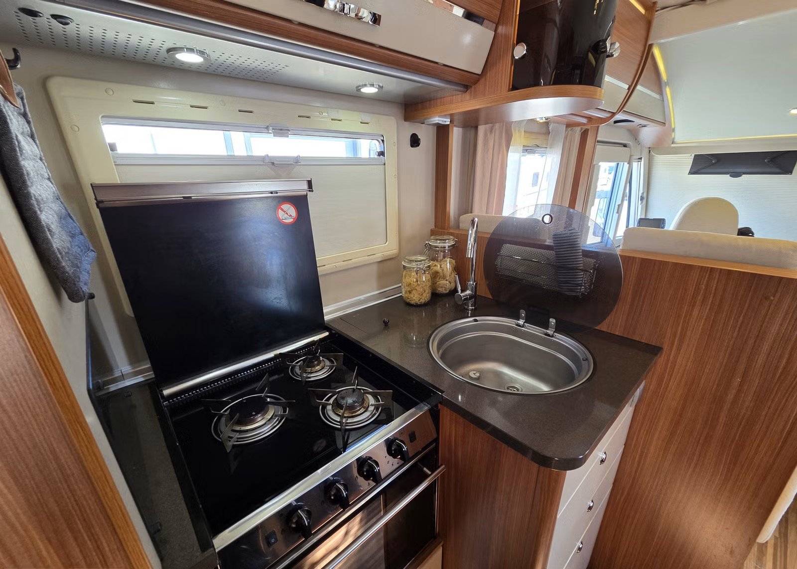 Adria Sonic I 700 ST – Camping-car intégral – Image 7