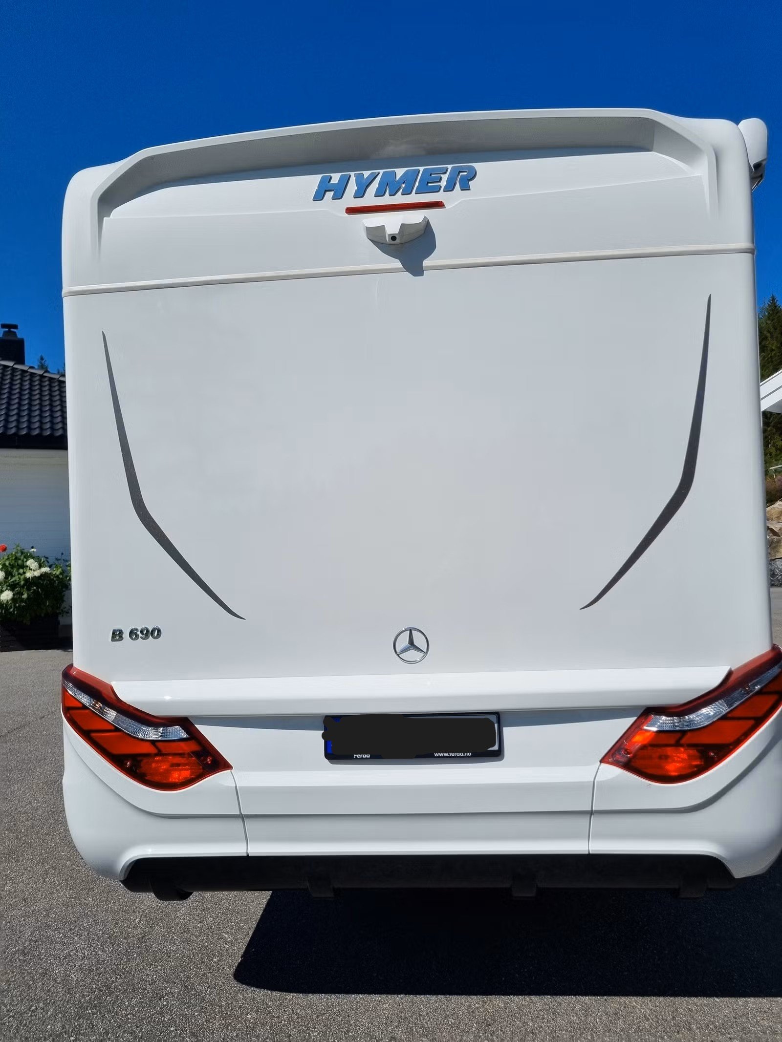 Hymer B690 MC Mercedes – Camping-car intégral haut de gamme