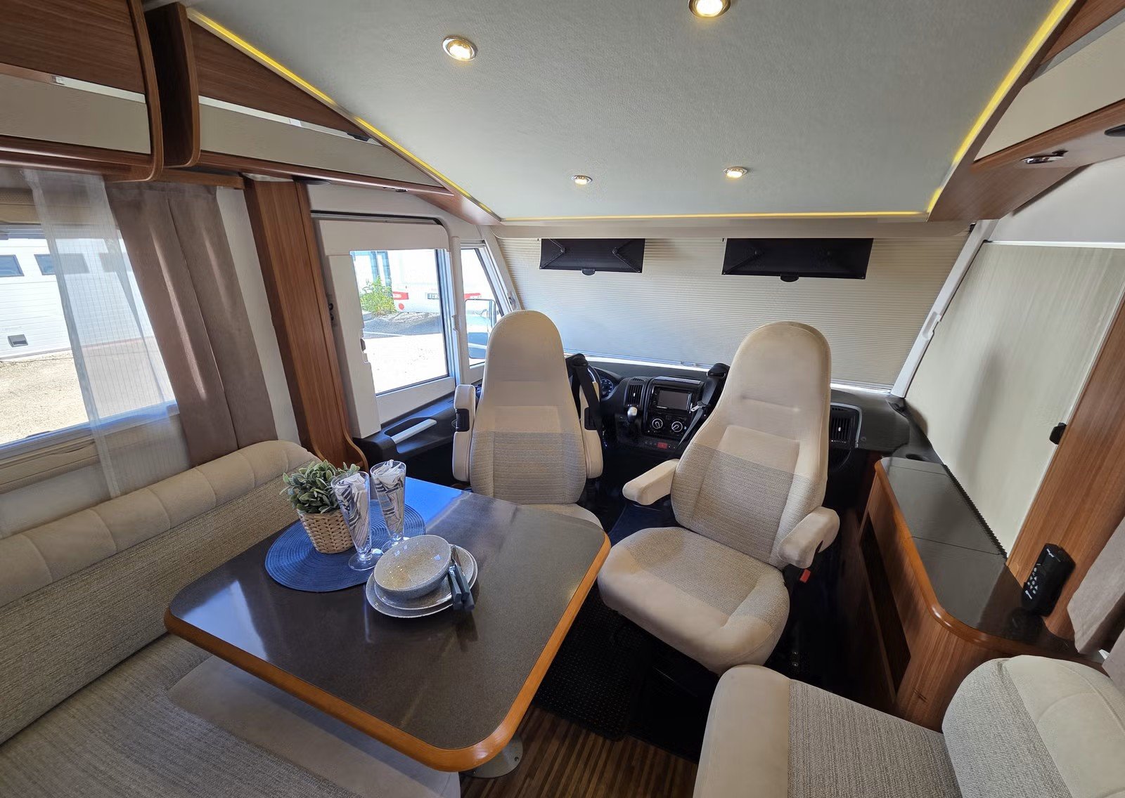 Adria Sonic I 700 ST – Camping-car intégral – Image 46